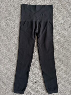 SPANX size L women’s  Black Leggings